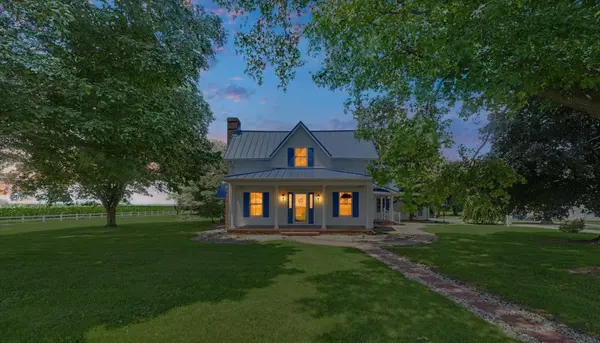 530 N County Road 2560 RD, Newman, IL 61942