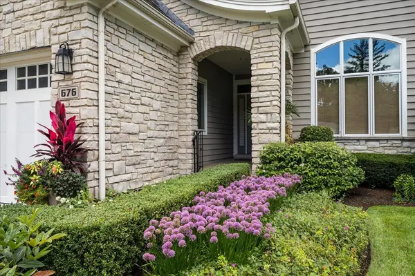 676 Deerpath DR, Deerfield, IL 60015