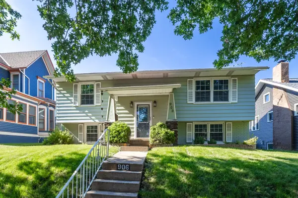 906 E High ST, Davenport, IA 50803