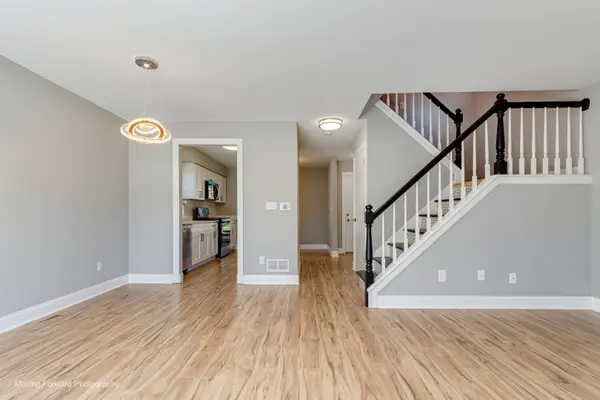 1008 Geneva DR, Geneva, IL 60134