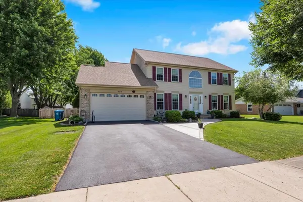 150 N Kingsway DR, Aurora, IL 60506