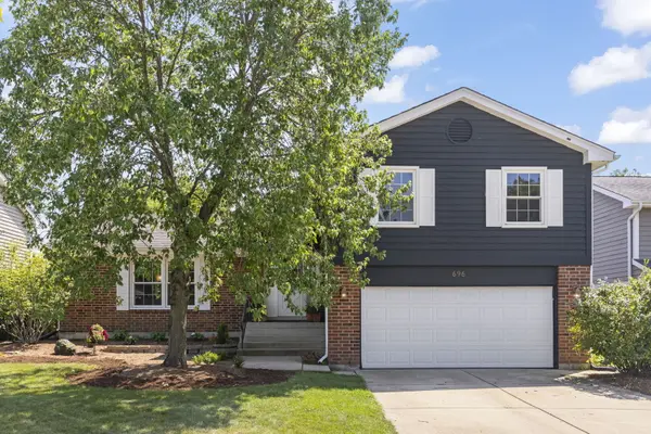 696 Farnham LN,  Wheaton,  IL 60189