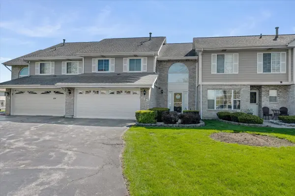 475 Sarah CT, Wood Dale, IL 60191