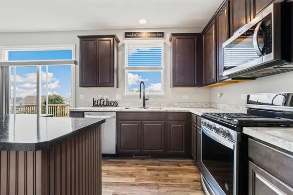 1805 Wildspring Pkwy, Joliet, IL 60431