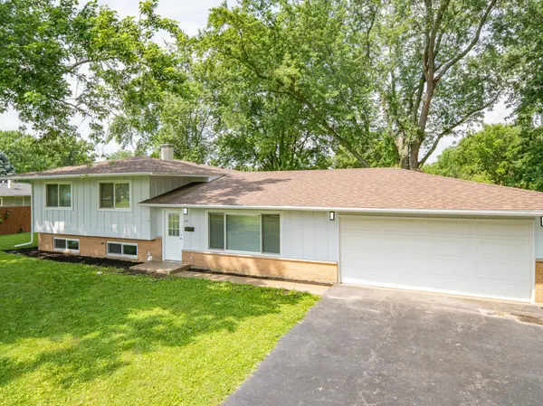 936 Cuyahoga DR, Bartlett, IL 60103