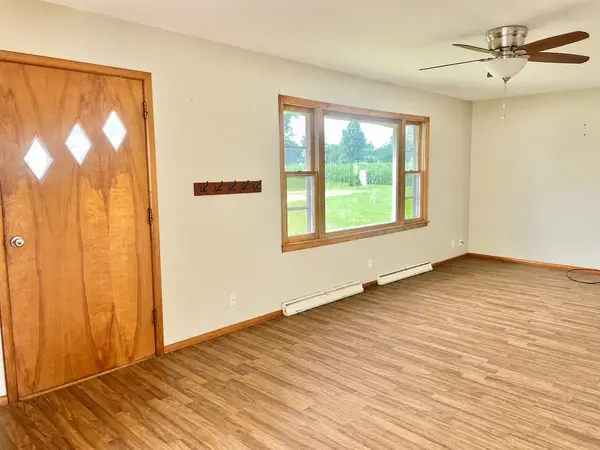 308 W Logan ST, Forreston, IL 61030
