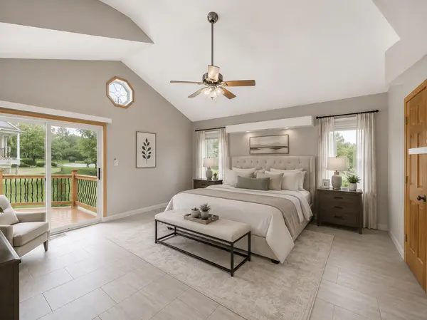 110 Oakwood LN, Bartlett, IL 60103
