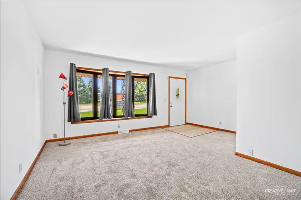 176 Boulder Hill PASS, Montgomery, IL 60538