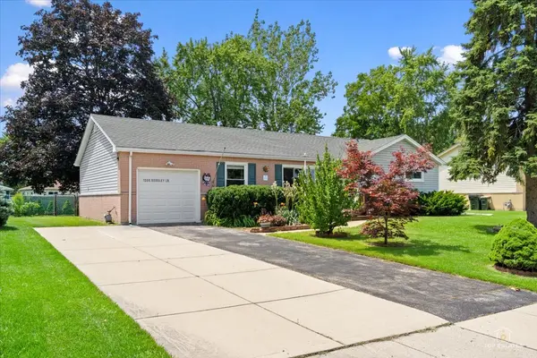 133 E Berkley LN, Hoffman Estates, IL 60169