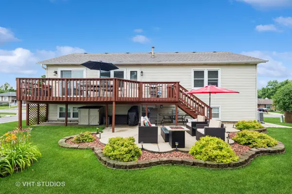 372 Canyon TRL, Carol Stream, IL 60188