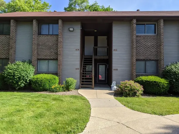 408 Heine AVE #408, Elgin, IL 60123