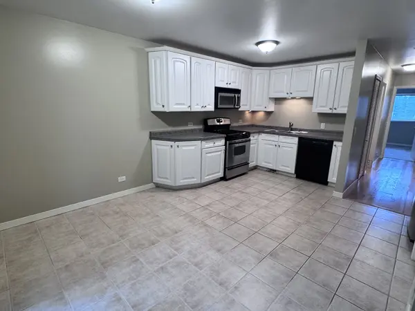 408 Heine AVE #408, Elgin, IL 60123