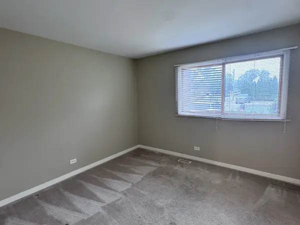 408 Heine AVE #408, Elgin, IL 60123