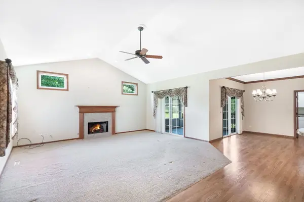 154 Center ST, Crystal Lake, IL 60014