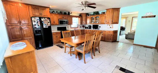 347 S Douglas DR, Bradley, IL 60915