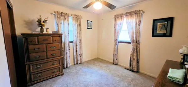 347 S Douglas DR, Bradley, IL 60915