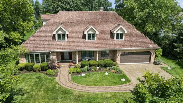 8425 Charleston DR, Burr Ridge, IL 60527
