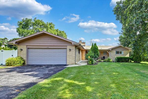 116 E Brittany DR, Arlington Heights, IL 60004