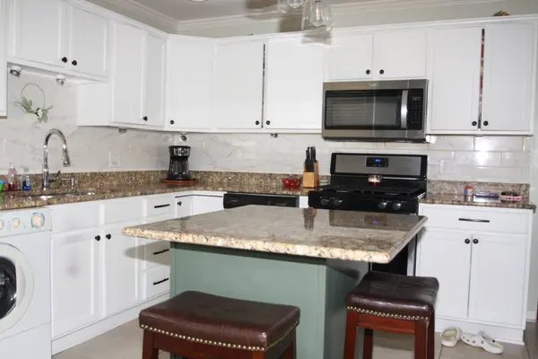 3103 Martin LN, Rolling Meadows, IL 60008