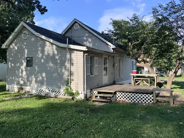 1004 S Cherry ST, Centralia, IL 62801