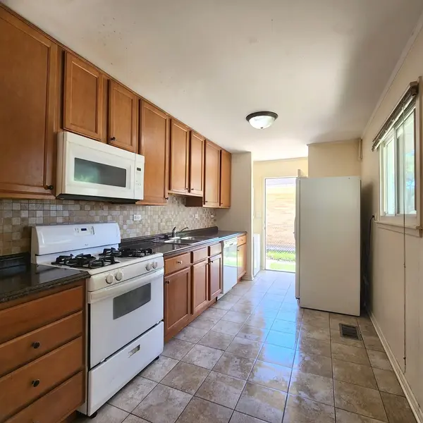 245 E Dennis RD, Wheeling, IL 60090