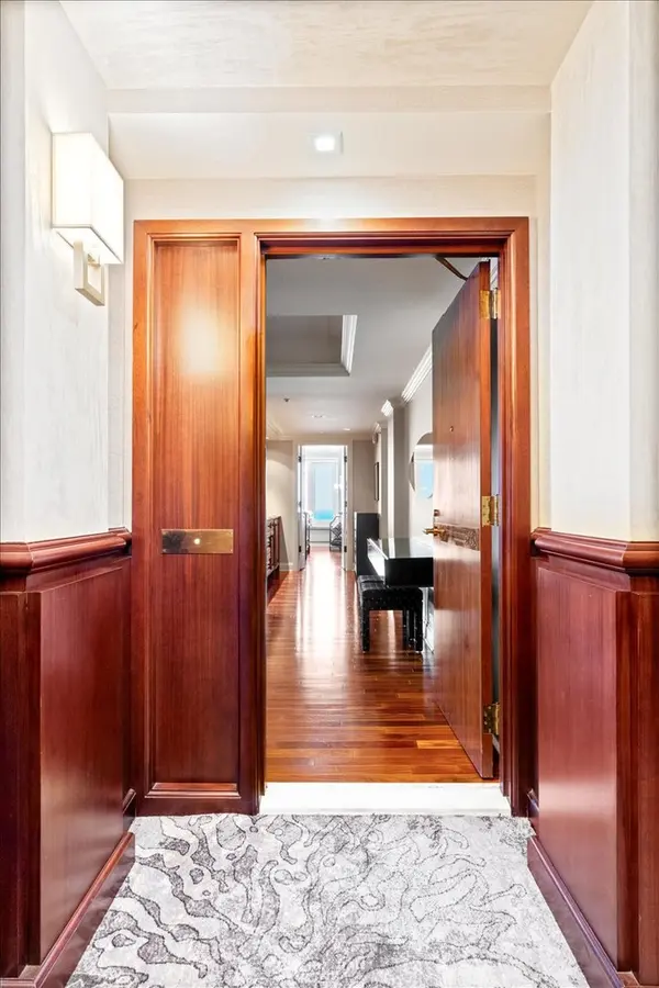 132 E Delaware PL #5906, Chicago, IL 60611