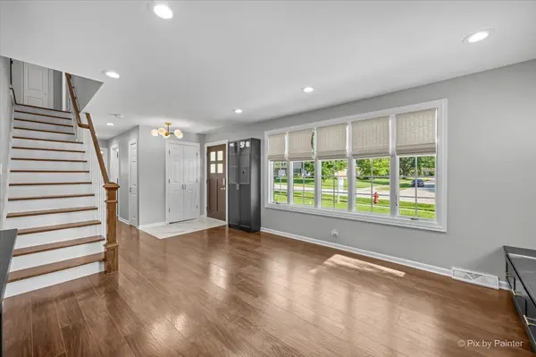 336 Orchard TER, Roselle, IL 60172