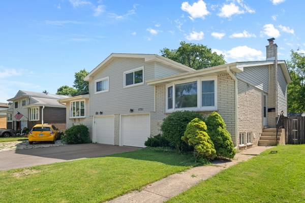 1721 N wilshire DR, Arlington Heights, IL 60004