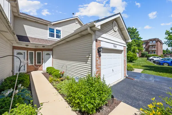 7818 Darien Lake DR, Darien, IL 60561