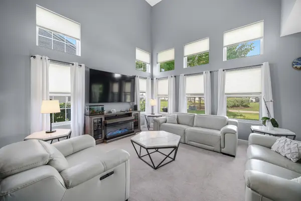 3216 Harvard LN #3216, Lake In The Hills, IL 60156