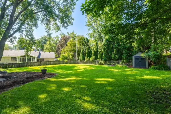 1145 Utica Ridge CT, Bettendorf, IA 52722