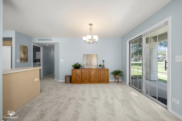 1301 Spencer LN, Batavia, IL 60510