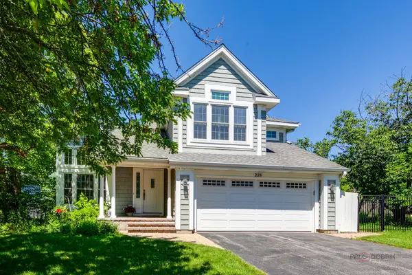 228 Southridge DR, Gurnee, IL 60031