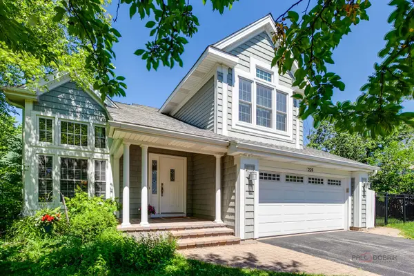 228 Southridge DR, Gurnee, IL 60031