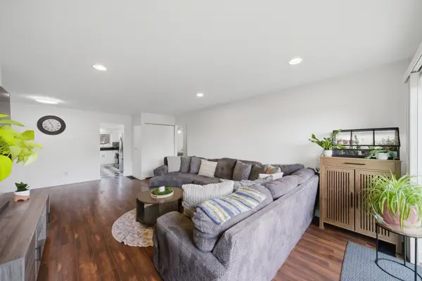 116 Steeple DR #B, Buffalo Grove, IL 60089