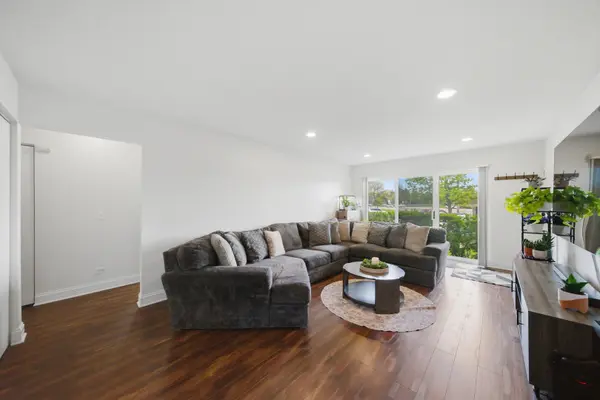 116 Steeple DR #B, Buffalo Grove, IL 60089