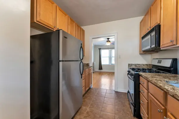 4126 N Kedvale AVE #203, Chicago, IL 60641