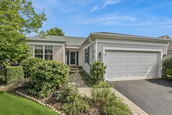13802 Chestnut LN, Huntley, IL 60142