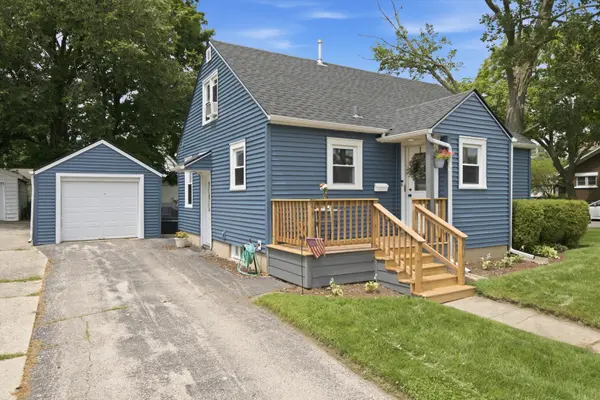 241 N Lord AVE, Carpentersville, IL 60110
