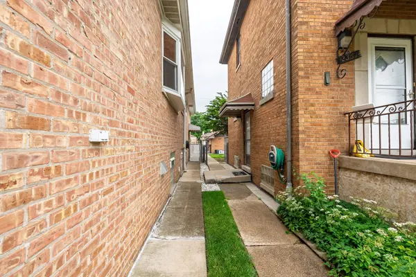 2359 Burr Oak AVE, North Riverside, IL 60546