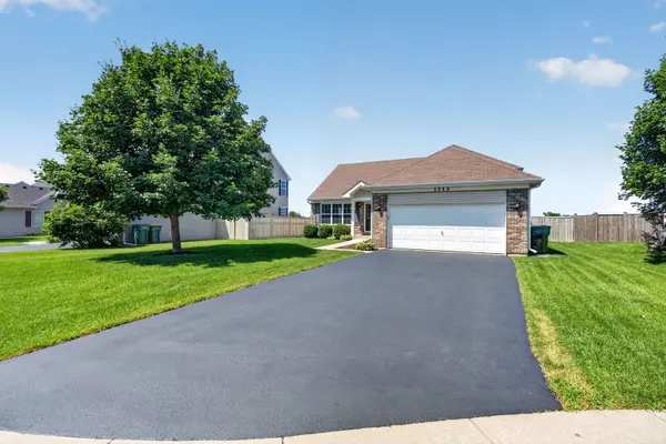 1713 Aaron LN, Joliet, IL 60431