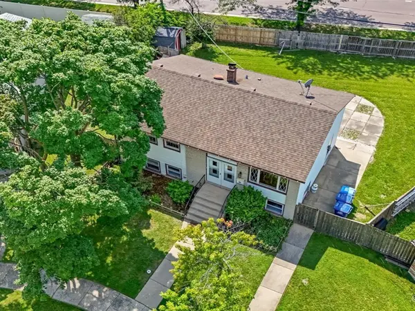 400 Lillian LN, Des Plaines, IL 60016