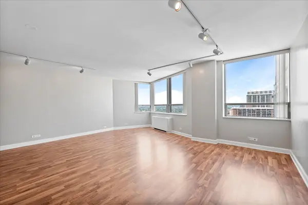 5701 N Sheridan RD #30F, Chicago, IL 60660