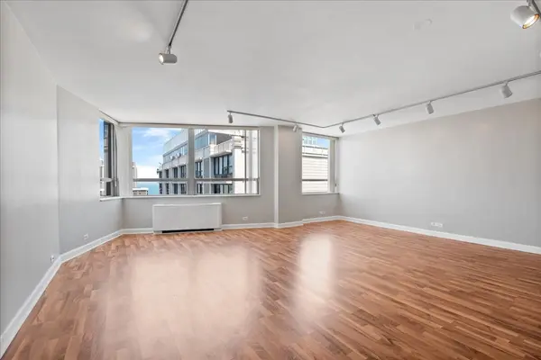5701 N Sheridan RD #30F, Chicago, IL 60660