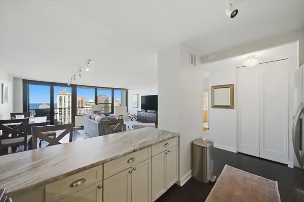 1560 N SANDBURG TER #2708J, Chicago, IL 60610