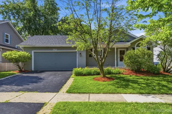 562 Roxbury DR, Naperville, IL 60565