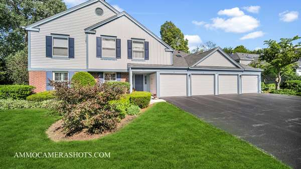 1671 Grosvenor CIR #B,  Wheaton,  IL 60189