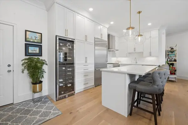 3808 N Lincoln AVE #203, Chicago, IL 60613