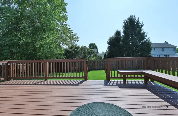 608 Wimbleton TRL, Mchenry, IL 60050