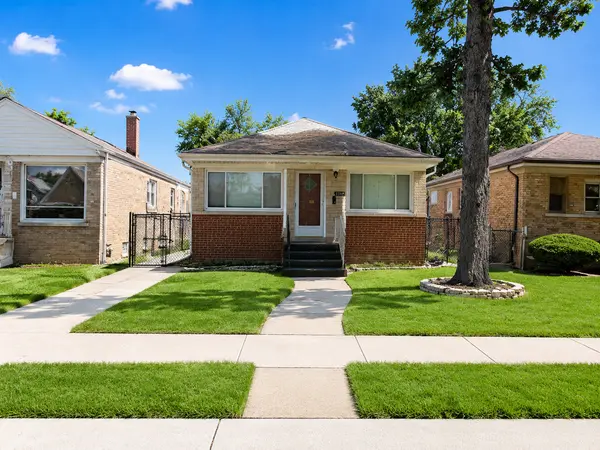 1039 Eastern AVE, Bellwood, IL 60104